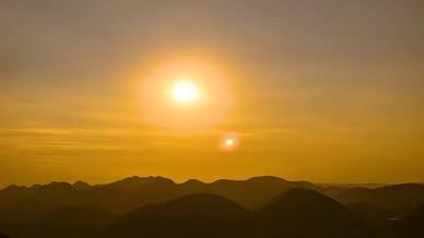 4k实拍唯美山间日落夕阳风光意境视频的预览图